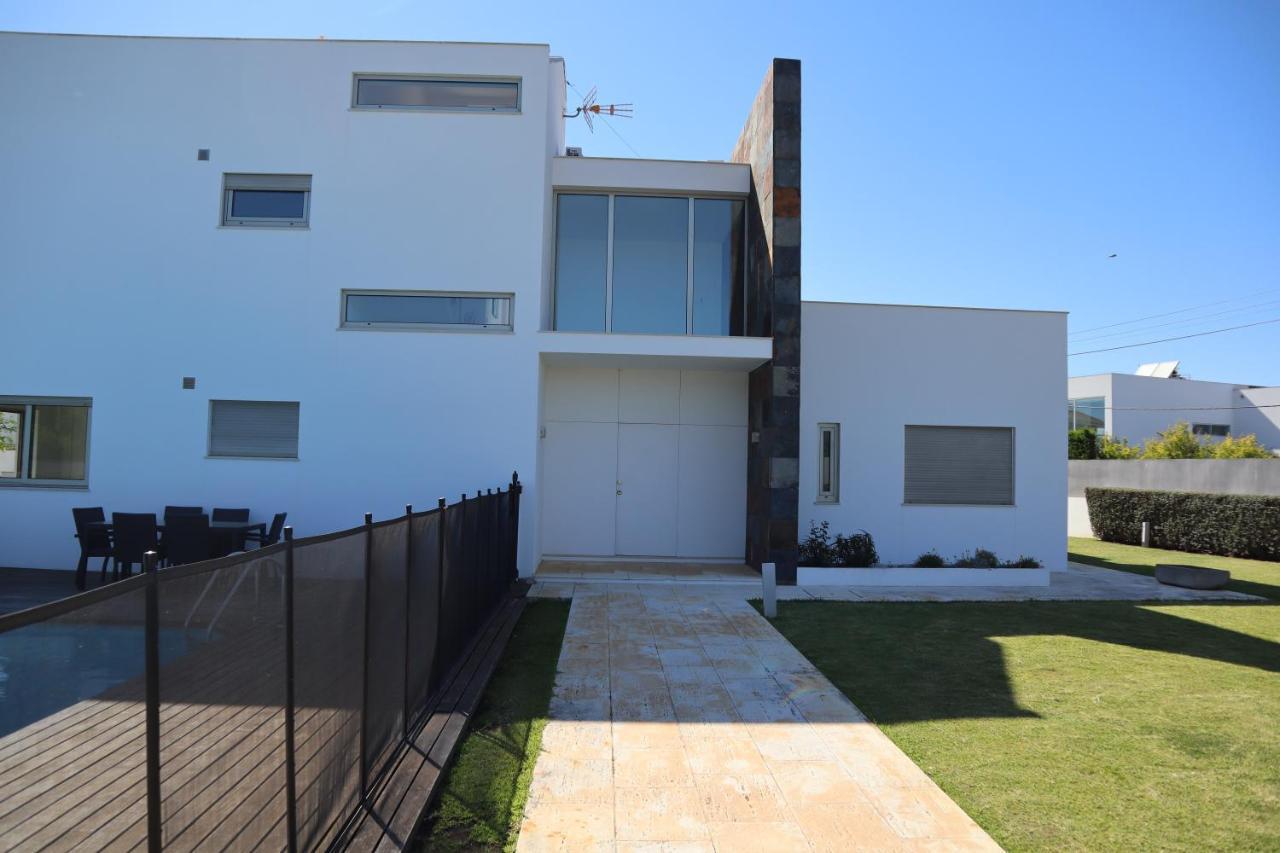 Villa Dos Salgados, 5Bdr, Beach Front, Near Salgados Golf Club Guia  Bagian luar foto